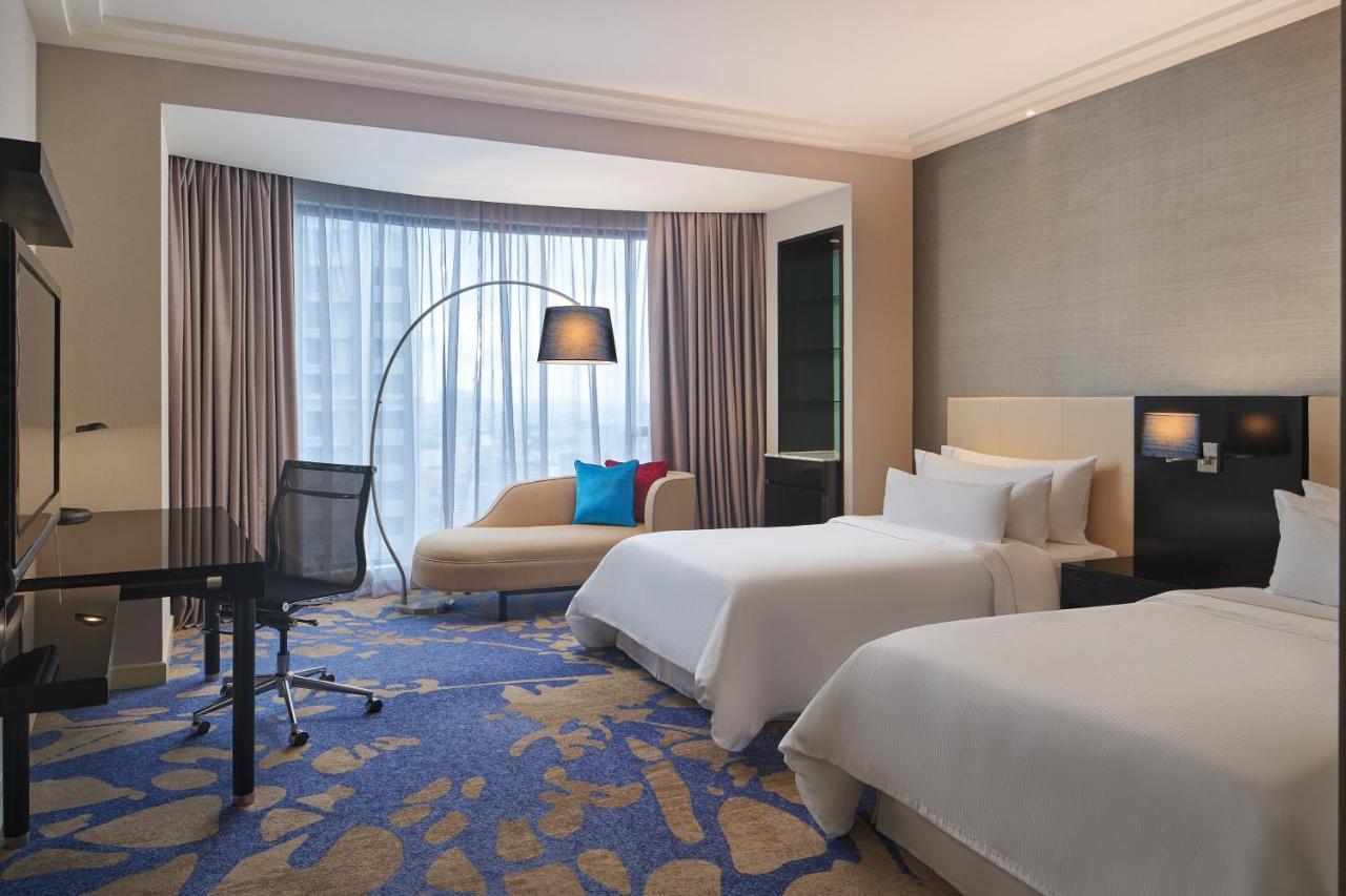 Отель The Westin Куала-Лумпур Экстерьер фото