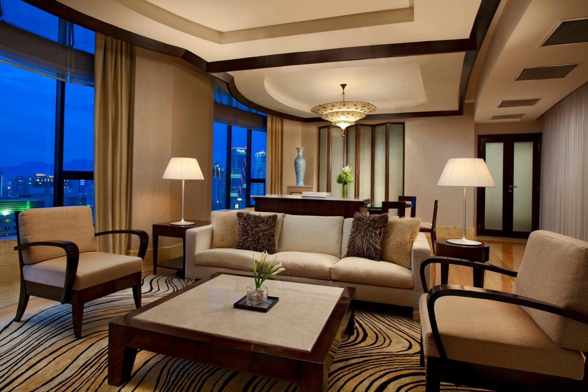 Отель The Westin Куала-Лумпур Экстерьер фото A suite at the Westin