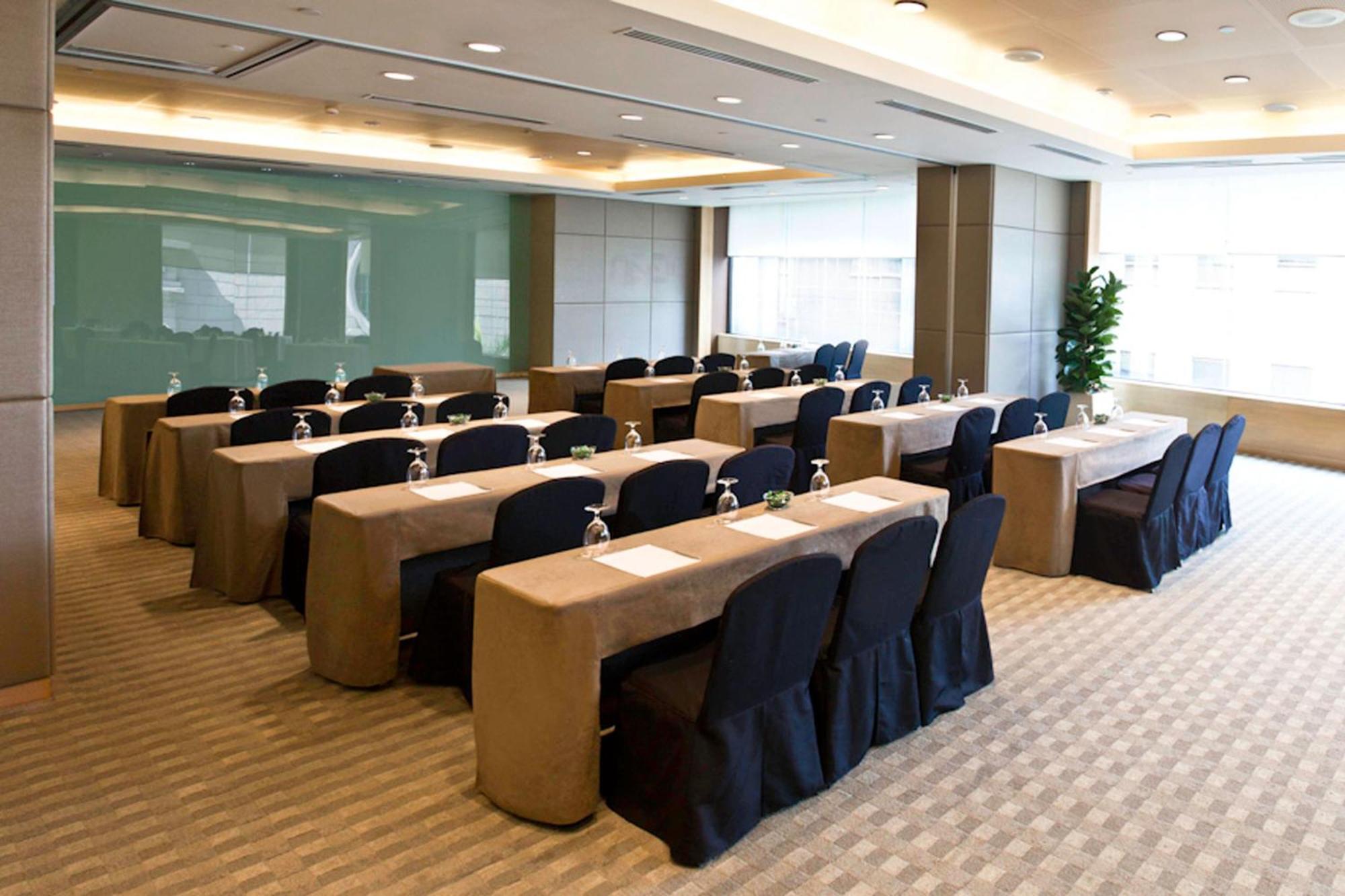 Отель The Westin Куала-Лумпур Экстерьер фото A typical classroom layout