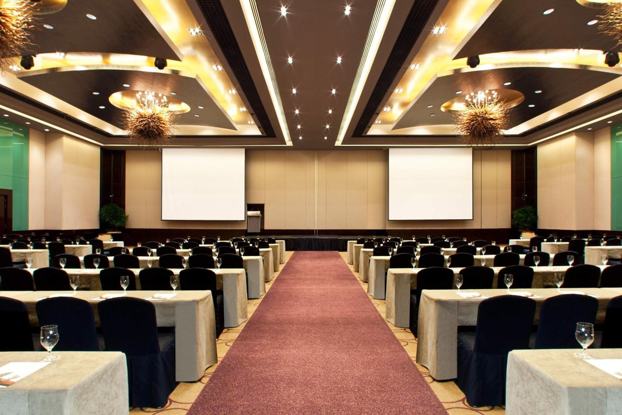 Отель The Westin Куала-Лумпур Экстерьер фото A conference room