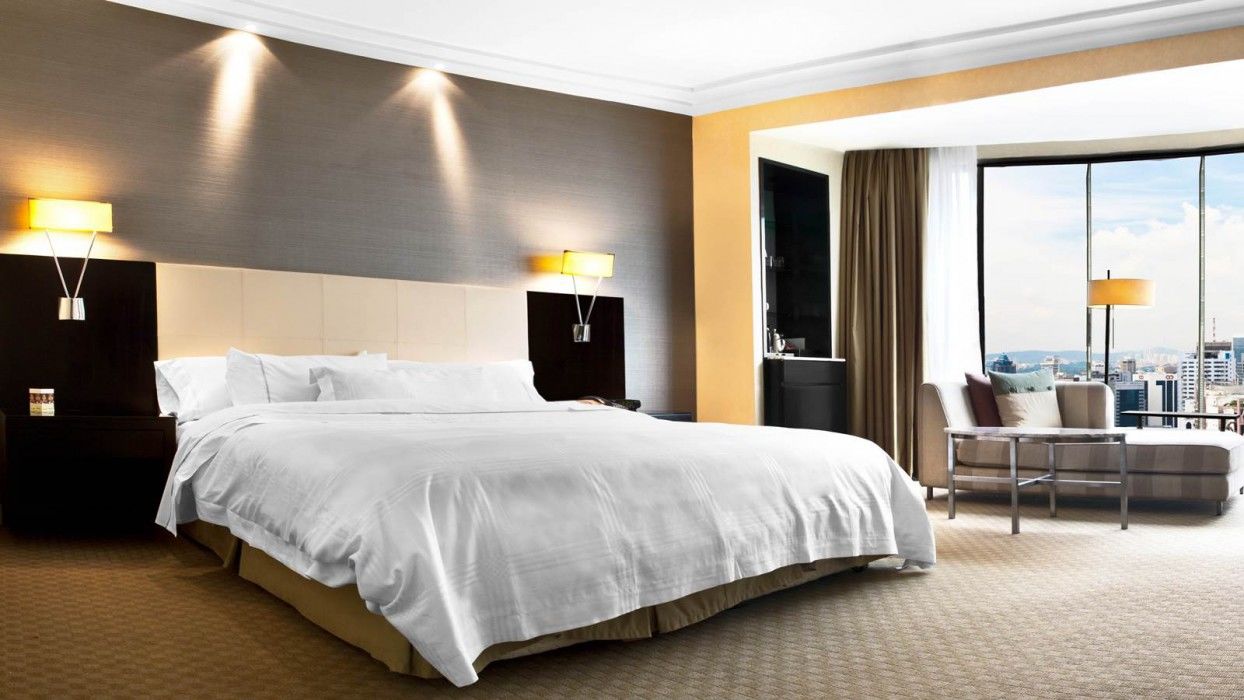 Отель The Westin Куала-Лумпур Экстерьер фото A guest room at the Renaissance Boston Harborview Hotel